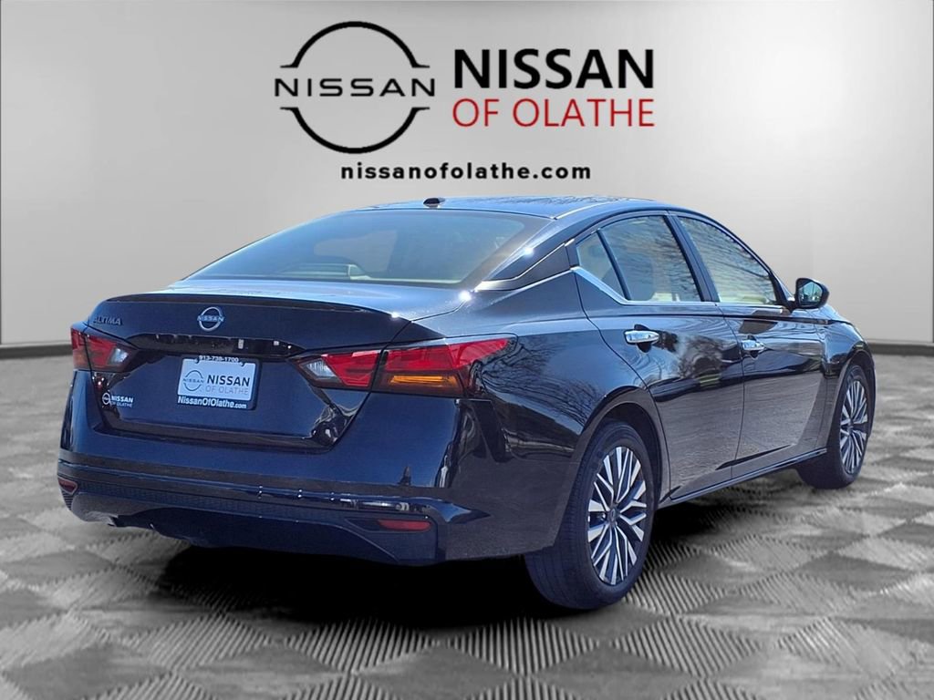 Used 2025 Nissan Altima 2.5 SV image 28