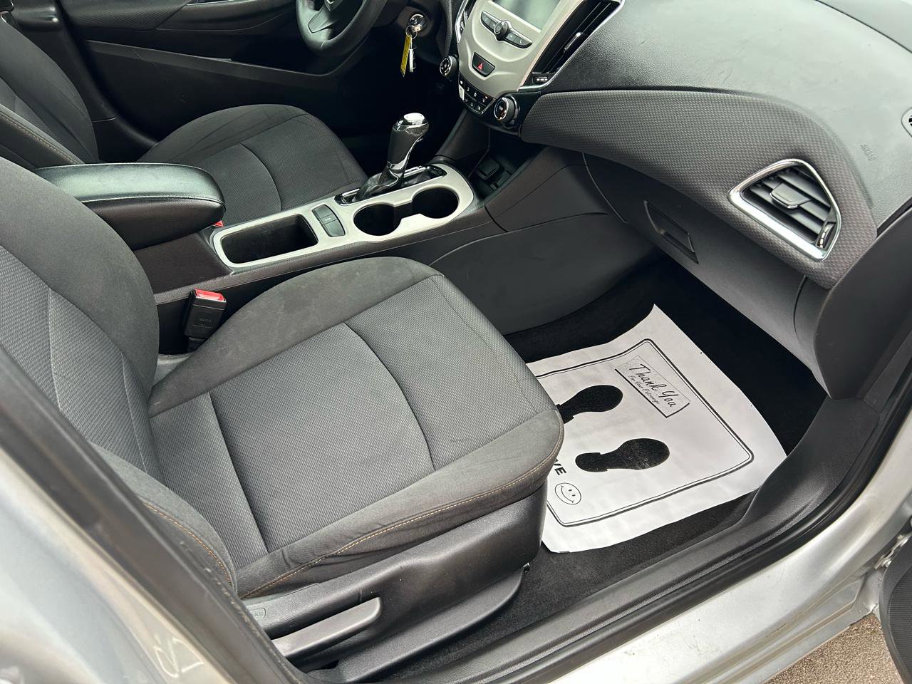 Used 2018 Chevrolet Cruze LS image 12