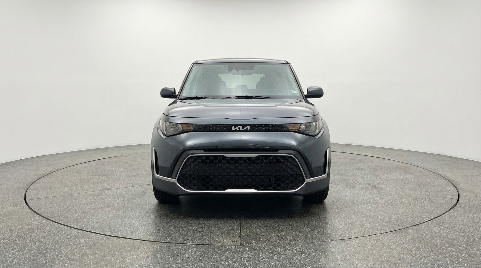 Used 2025 Kia Soul LX w/ LX Technology Package image 2