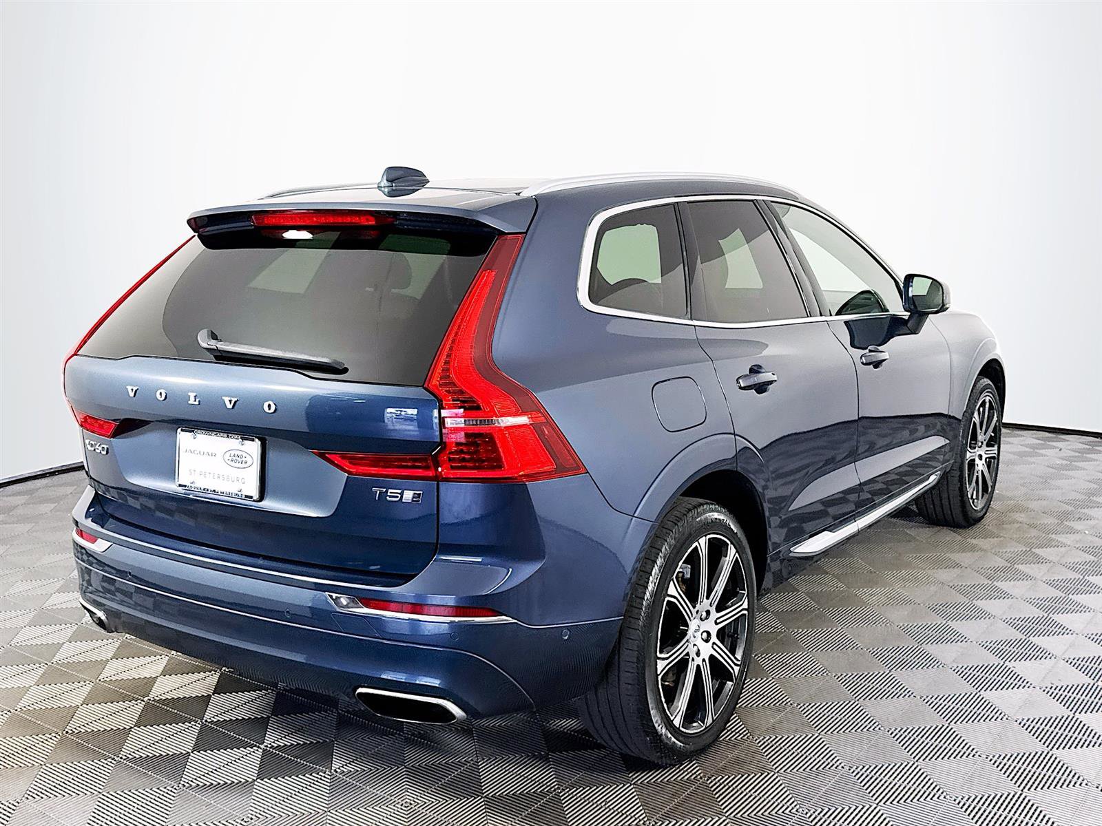 Used 2019 Volvo XC60 T5 Inscription image 6