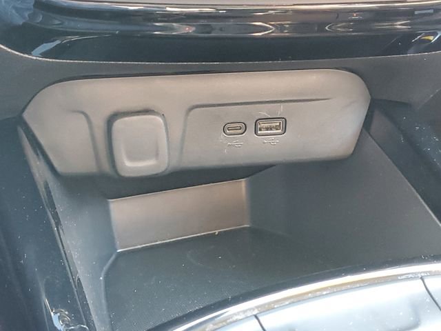 Used 2025 Chevrolet Trax LT w/ LT Convenience Package image 23