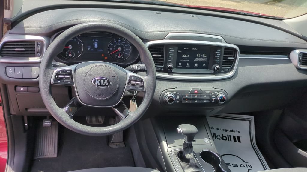 Used 2019 Kia Sorento FWD image 16