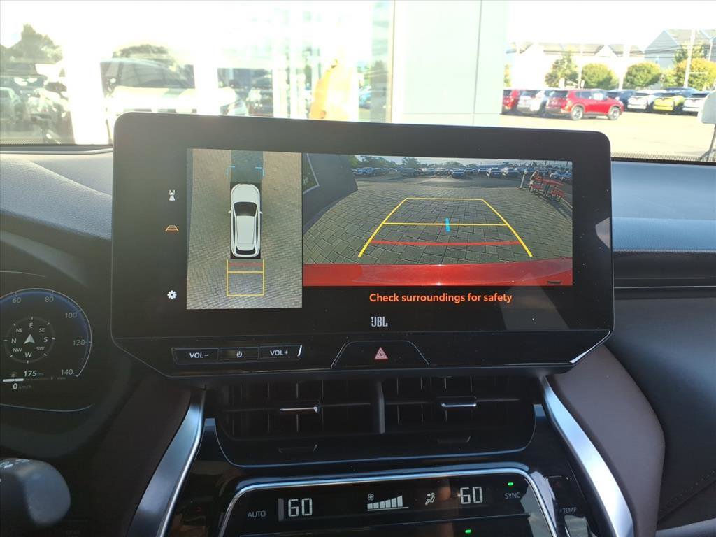 Used 2023 Toyota Venza Limited image 33