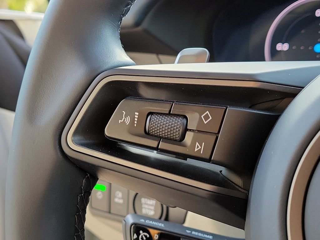 Certified 2025 Porsche 911 Carrera image 35