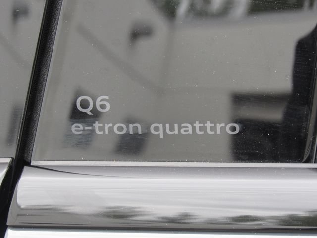 Used 2025 Audi Q6 e-tron Prestige AWD/4WD image 8