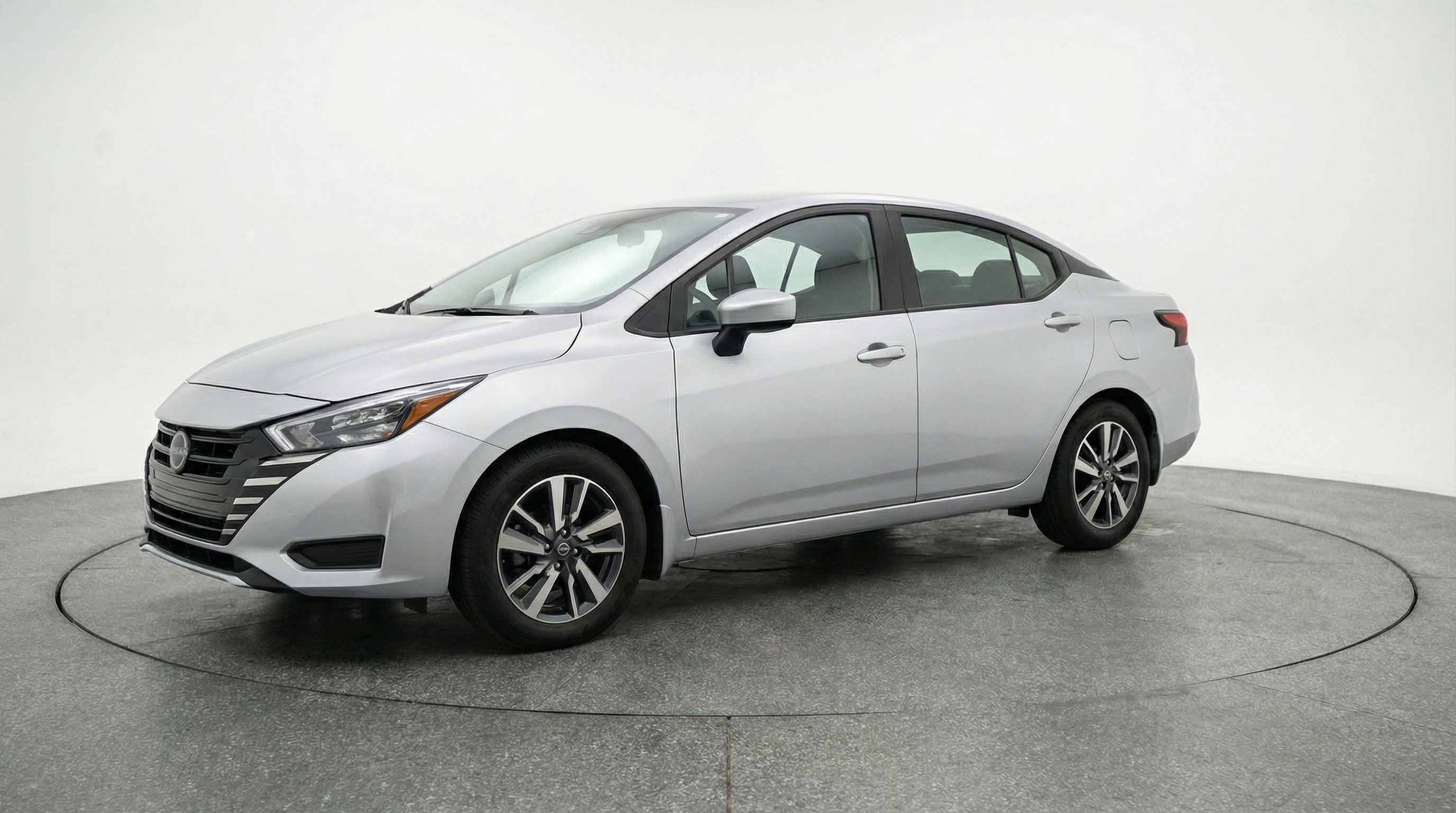 Used 2025 Nissan Versa SV FWD image 3