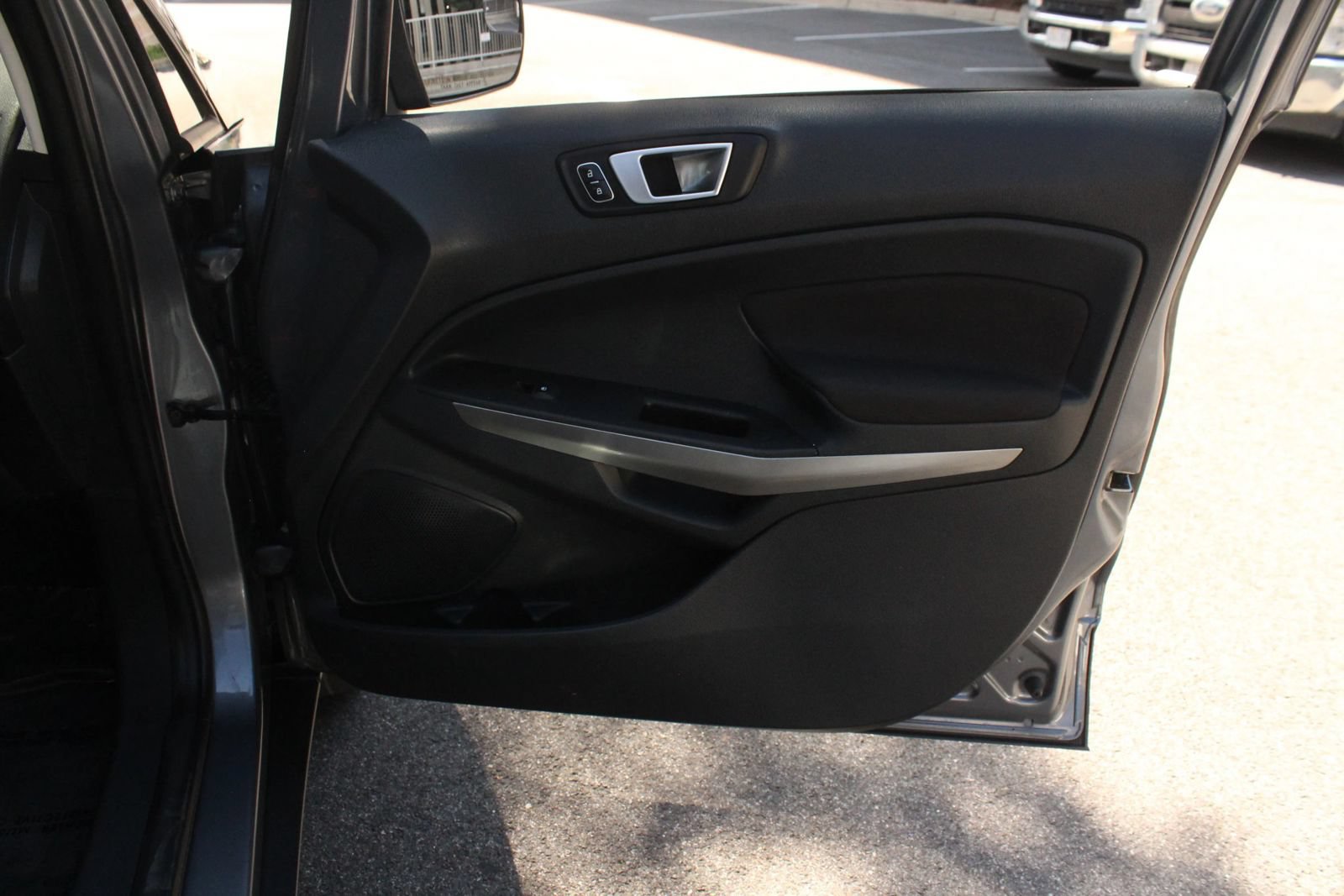 Used 2018 Ford EcoSport SE FWD image 25