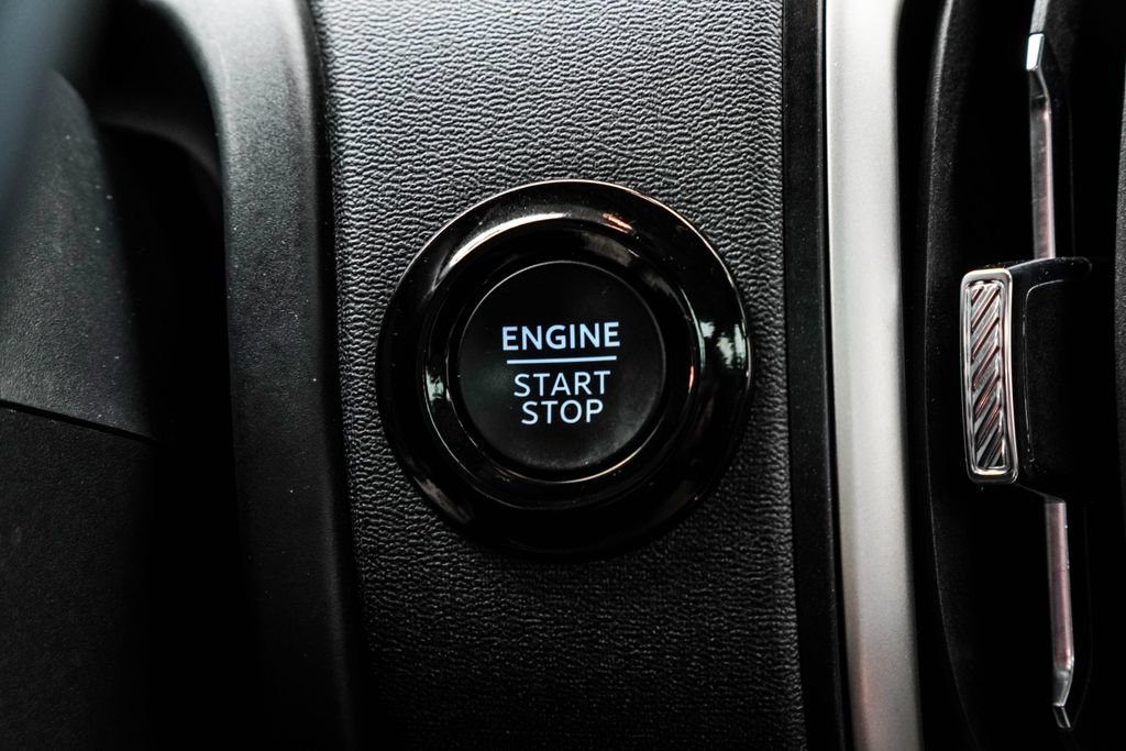 Used 2025 Ford Expedition Active AWD/4WD image 41
