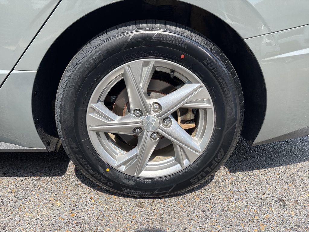 Used 2023 Hyundai Sonata SE w/ Cargo Package image 24