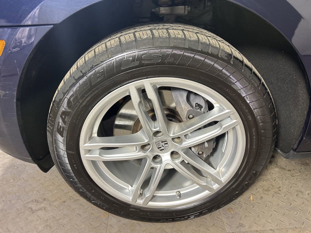 Certified 2022 Porsche Macan image 14