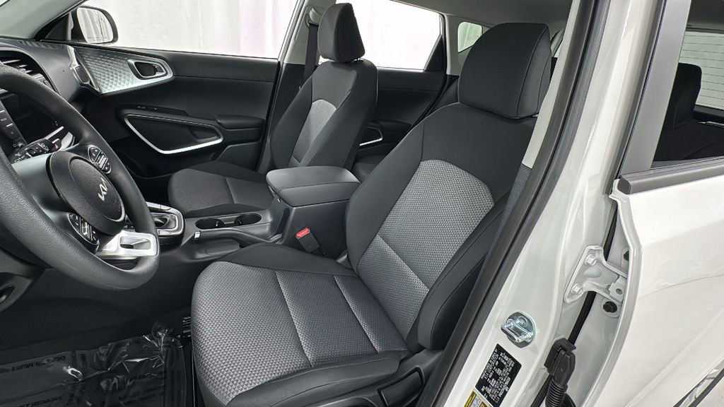 New 2025 Kia Soul LX image 10