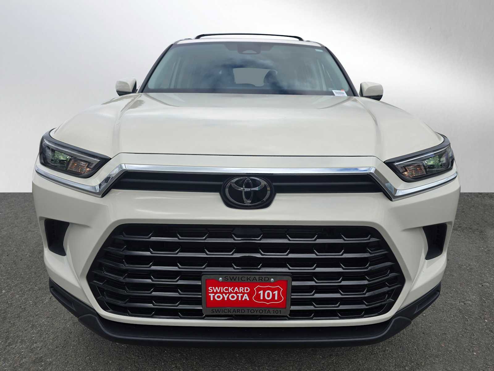 Used 2024 Toyota Grand Highlander XLE image 8