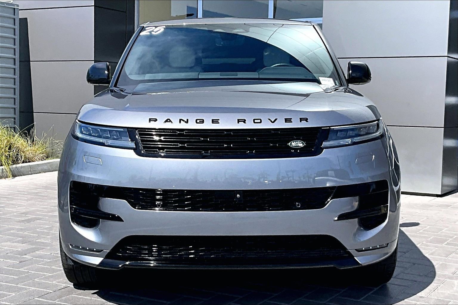 Certified 2025 Land Rover Range Rover Sport Dynamic SE image 2