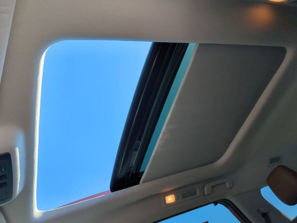 Certified 2022 Nissan Pathfinder Platinum w/ Cargo Package image 21