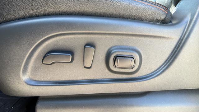 Used 2020 Nissan Titan PRO-4X w/ Pro-4x Convenience Package image 21