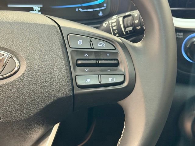 Used 2026 Hyundai Venue SEL FWD image 17