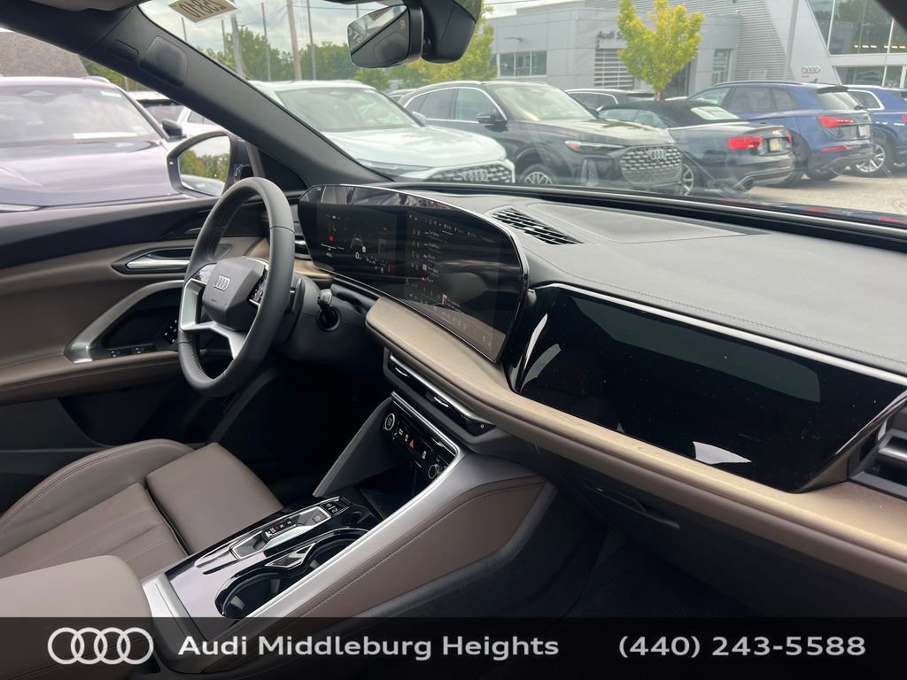 Used 2025 Audi Q5 Premium Plus w/ Premium Plus image 26