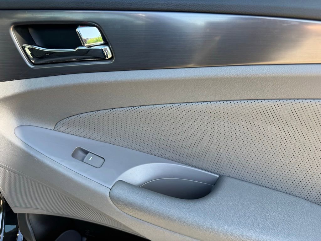 Used 2014 Hyundai Sonata Limited w/ Panoramic Sunroof Package 02 image 39