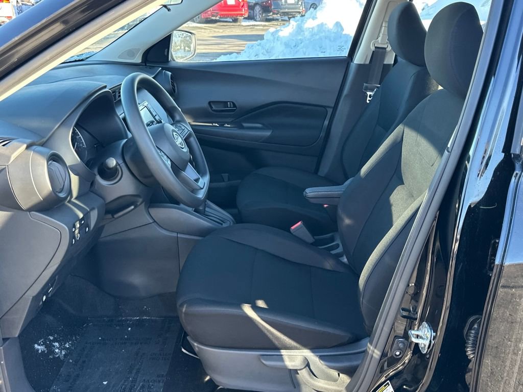 New 2025 Nissan Kicks Play S image 10