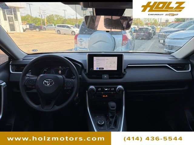 Used 2024 Toyota RAV4 LE AWD/4WD image 9