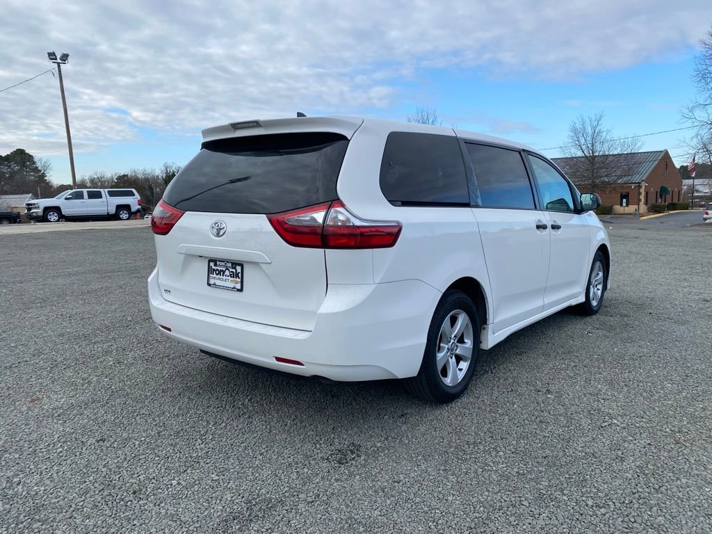 Used 2020 Toyota Sienna L image 3