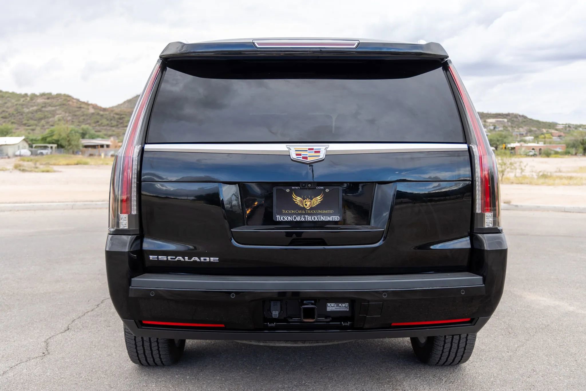 Used 2019 Cadillac Escalade Premium Luxury image 4