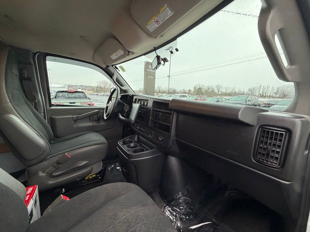 Used 2019 GMC Savana 2500 w/ Driver Convenience Package image 13