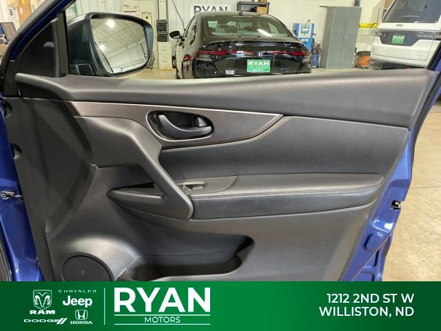 Used 2019 Nissan Rogue Sport S AWD/4WD image 37
