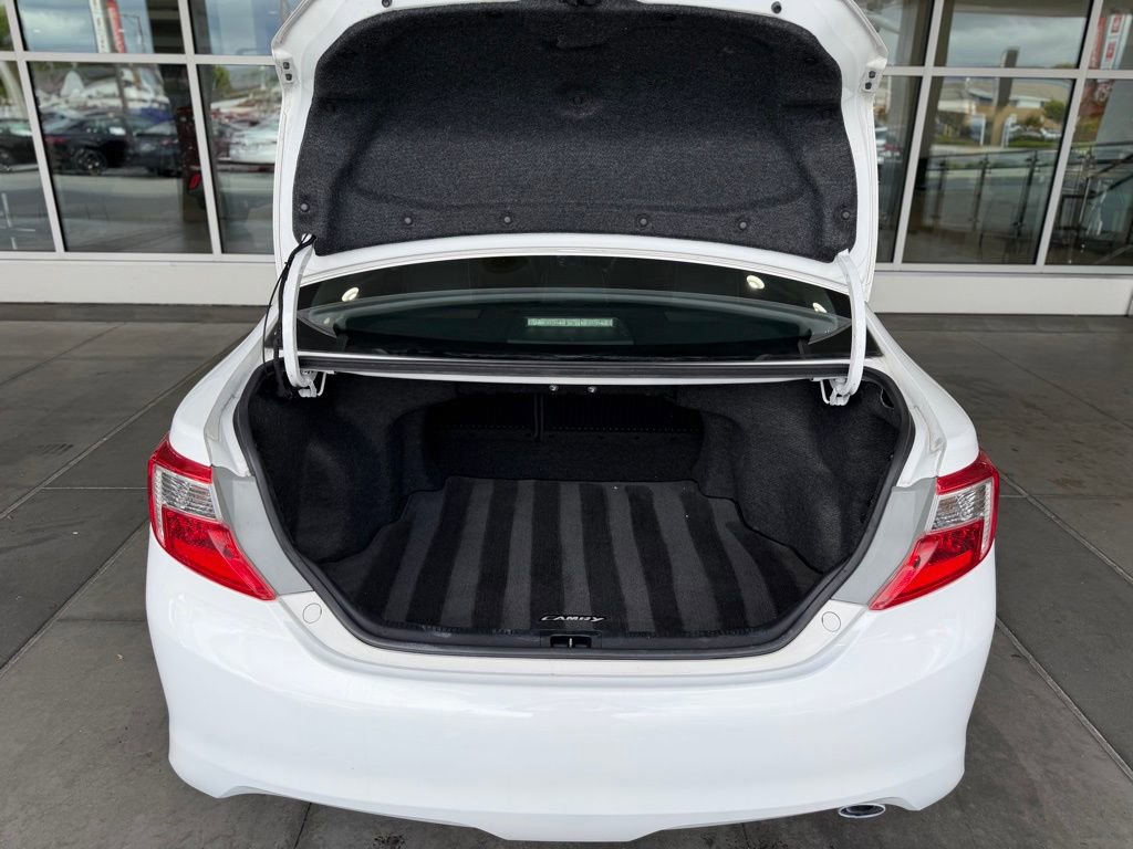 Used 2014 Toyota Camry SE FWD image 15