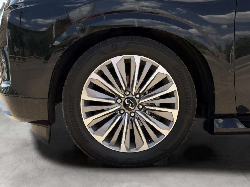 Used 2025 INFINITI QX80 Sensory AWD/4WD image 6