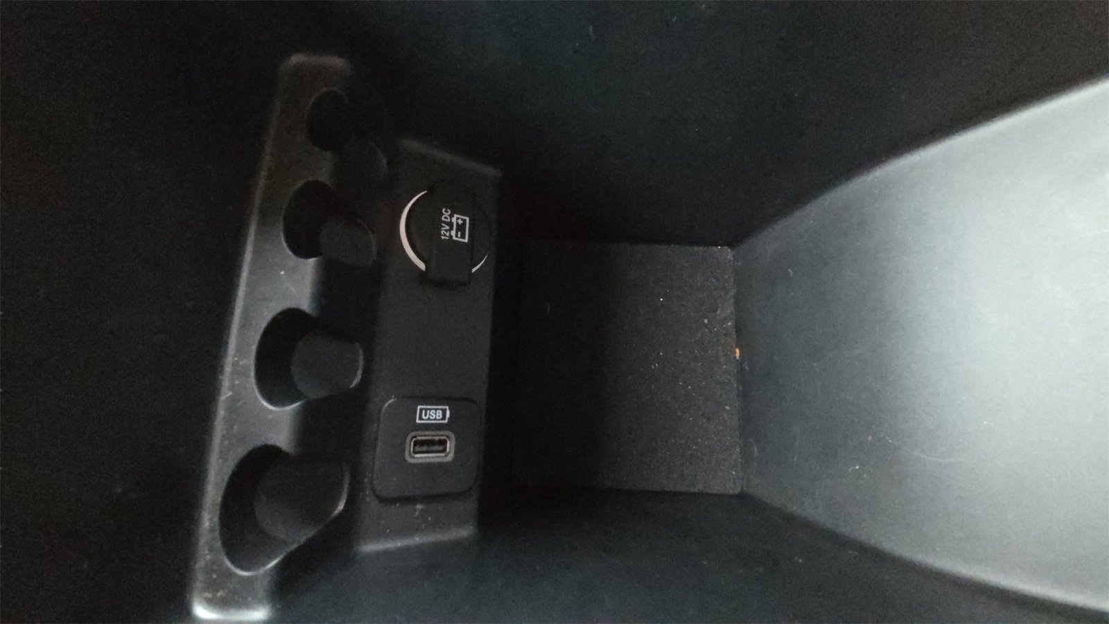 Used 2016 Jeep Cherokee Sport image 32