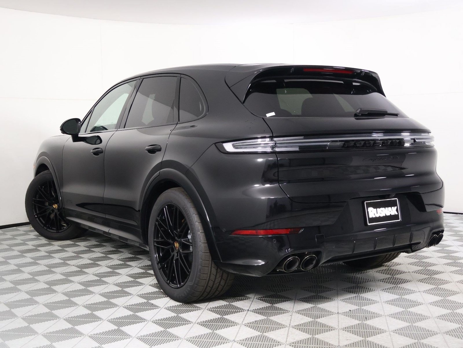 New 2026 Porsche Cayenne GTS AWD/4WD image 3