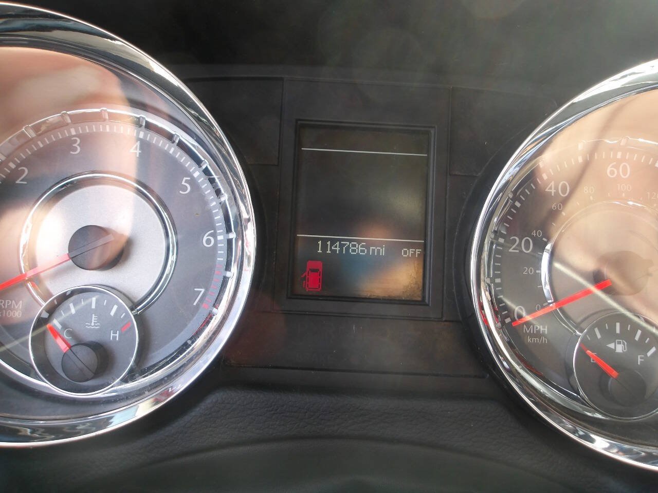 Used 2014 Chrysler Town & Country Touring FWD image 15