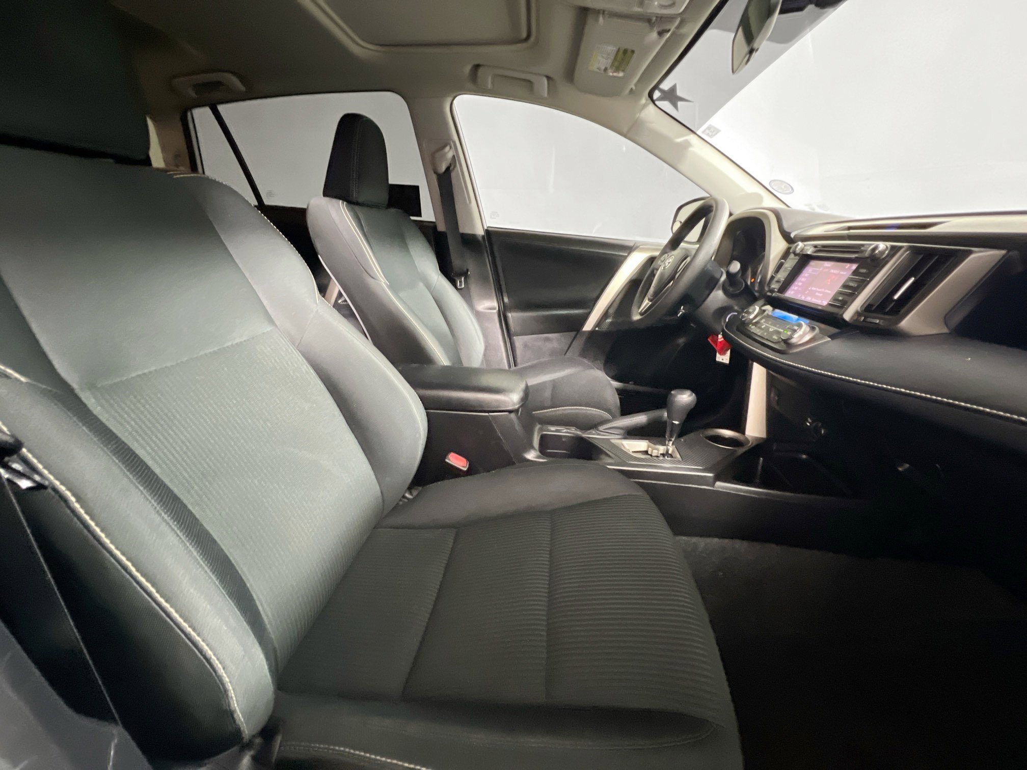 Used 2014 Toyota RAV4 XLE image 29