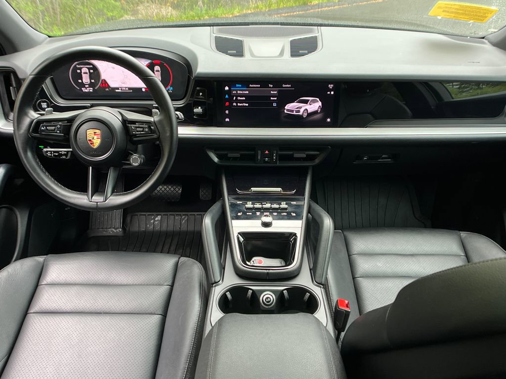 Used 2024 Porsche Cayenne AWD/4WD image 13