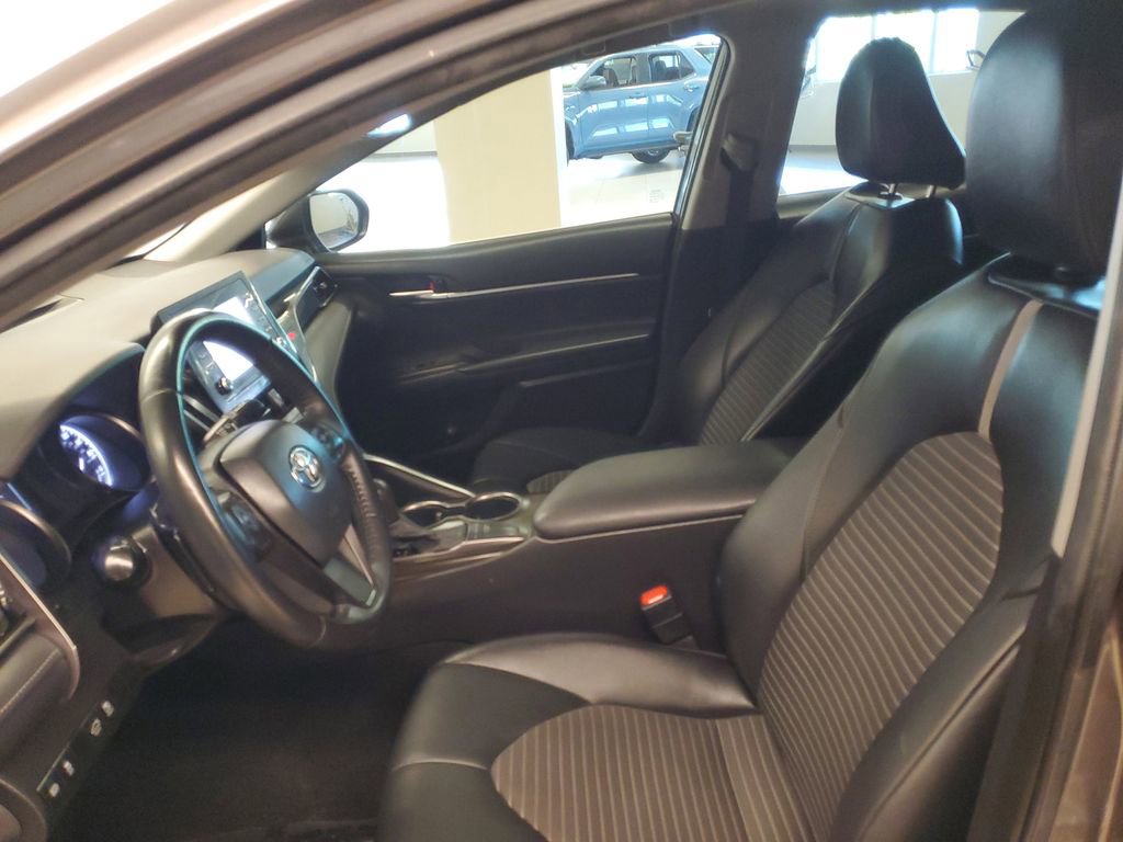 Used 2022 Toyota Camry SE image 14