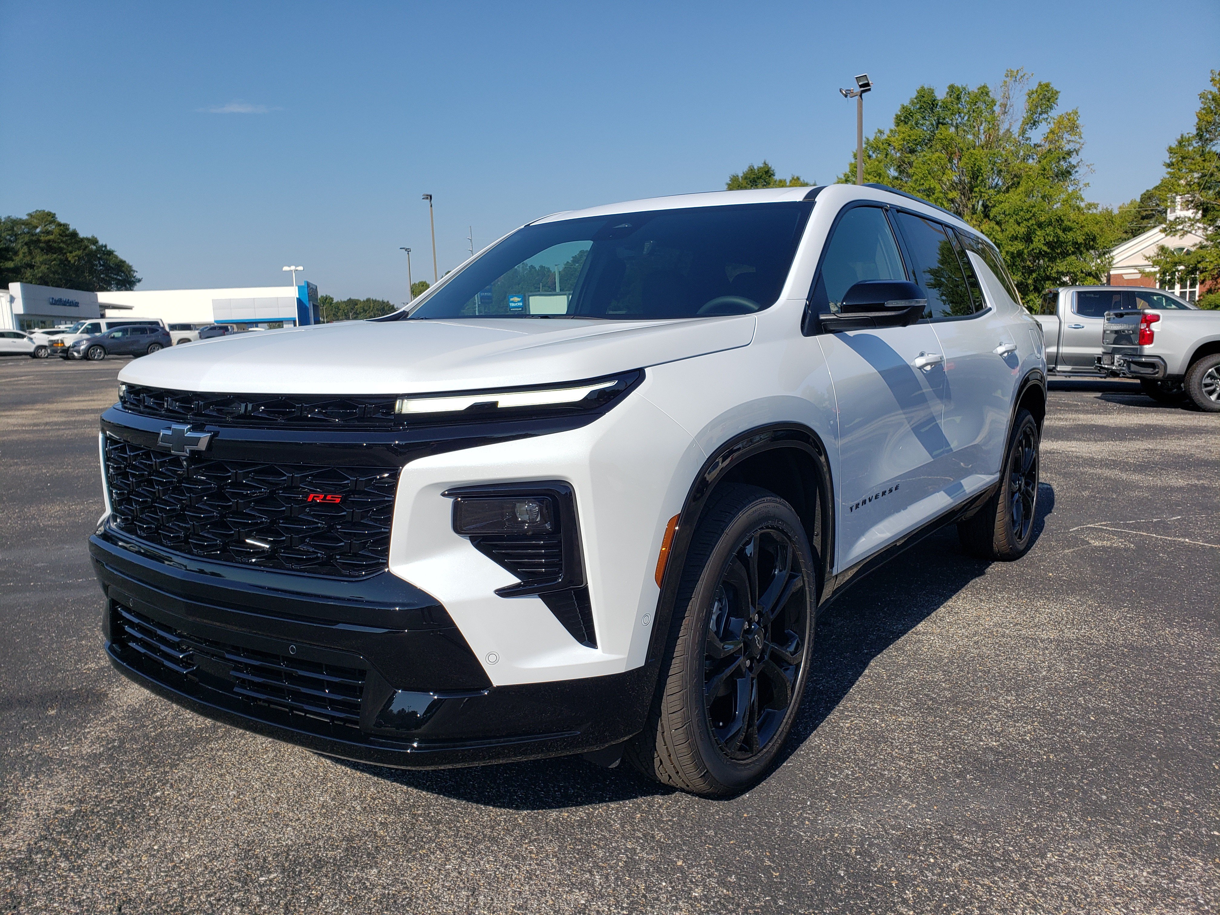 New 2027 Chevrolet Traverse RS w/ LPO, Floor Liner Package FWD image 2