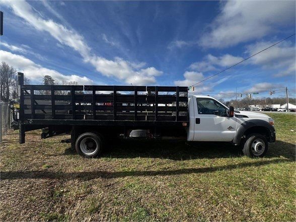 Used 2016 Ford F550 2WD Regular Cab Super Duty w/ Power Equipment Group image 4