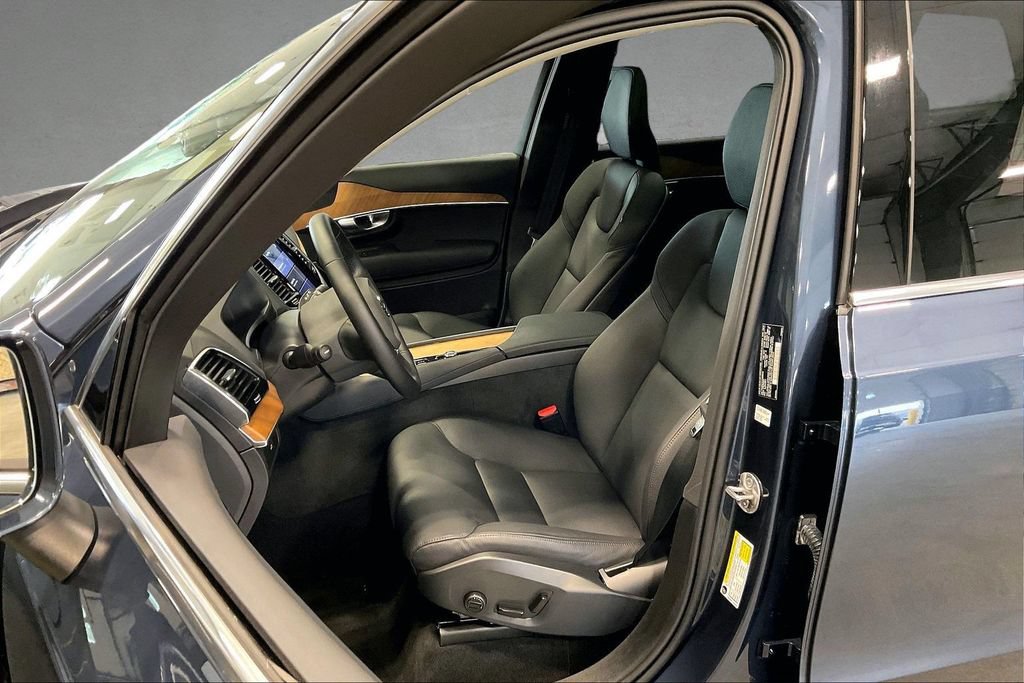 Certified 2025 Volvo XC90 B6 Plus w/ Protection Package AWD/4WD image 22