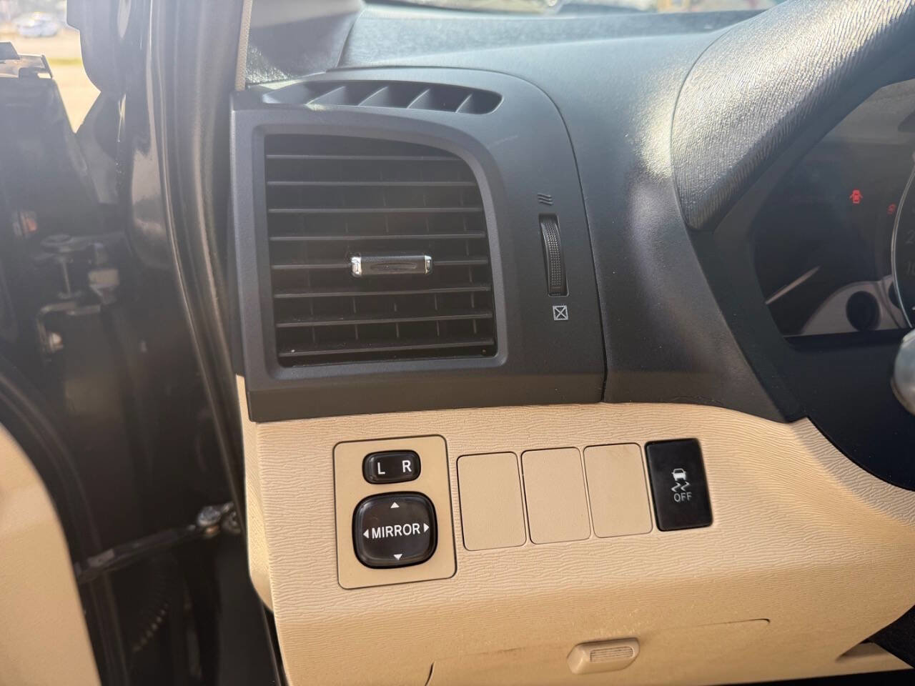 Used 2009 Toyota Venza FWD 4cyl 4dr Crossover image 17