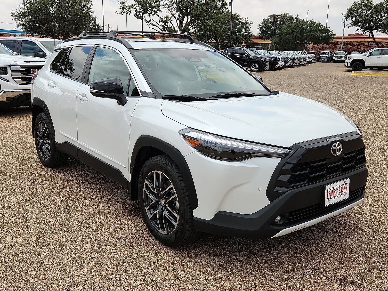 Used 2026 Toyota Corolla Cross XLE w/ Convenience Package FWD image 6
