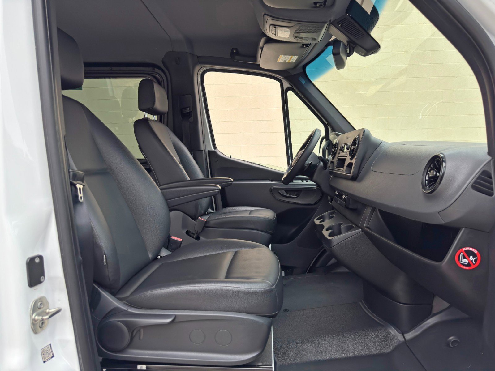 Used 2020 Mercedes-Benz Sprinter 2500 image 14