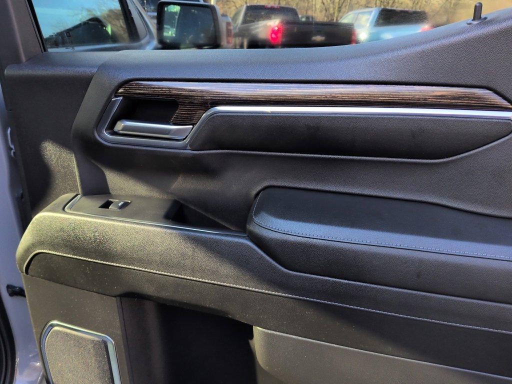 Used 2024 GMC Sierra 1500 Elevation image 11