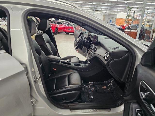 Used 2018 Mercedes-Benz GLA 250 4MATIC w/ Premium Package image 31