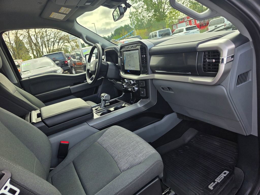 Used 2023 Ford F150 Lightning XLT image 23