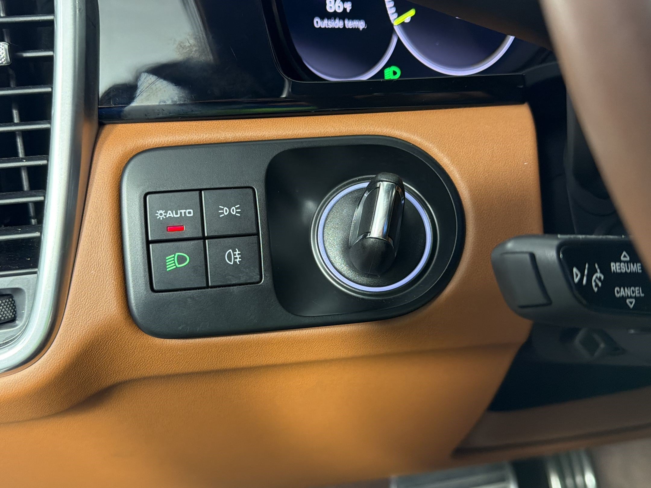 Certified 2022 Porsche Cayenne Turbo S AWD/4WD image 26