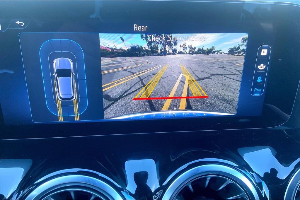 Used 2024 Mercedes-Benz GLA 35 AMG 4MATIC image 28