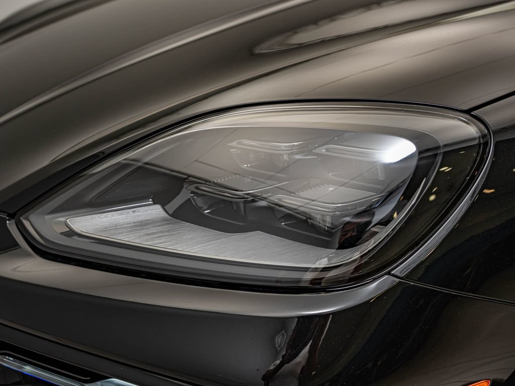 New 2026 Porsche Cayenne Coupe AWD/4WD image 14