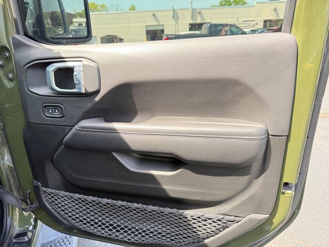 Used 2021 Jeep Gladiator Overland AWD/4WD image 25