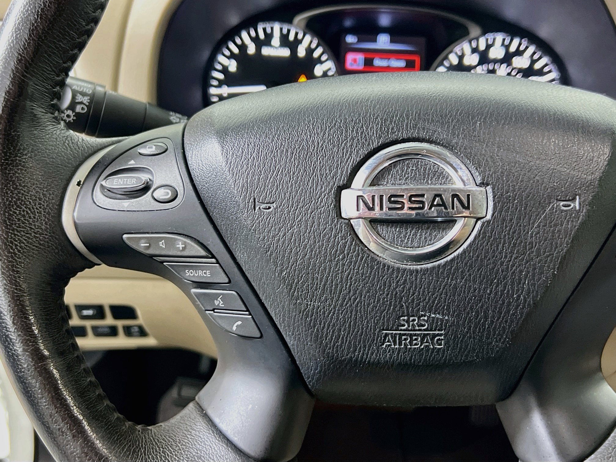 Used 2018 Nissan Pathfinder Platinum FWD image 18